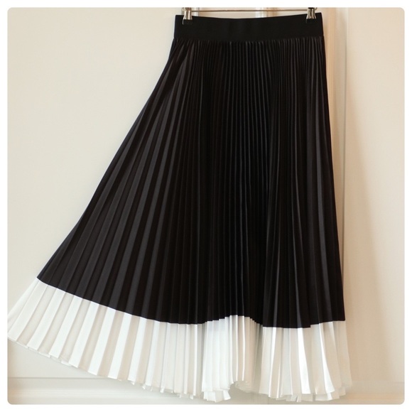 ALICE + OLIVIA Katz Pleated Midi Skirt - Picture 7 of 11